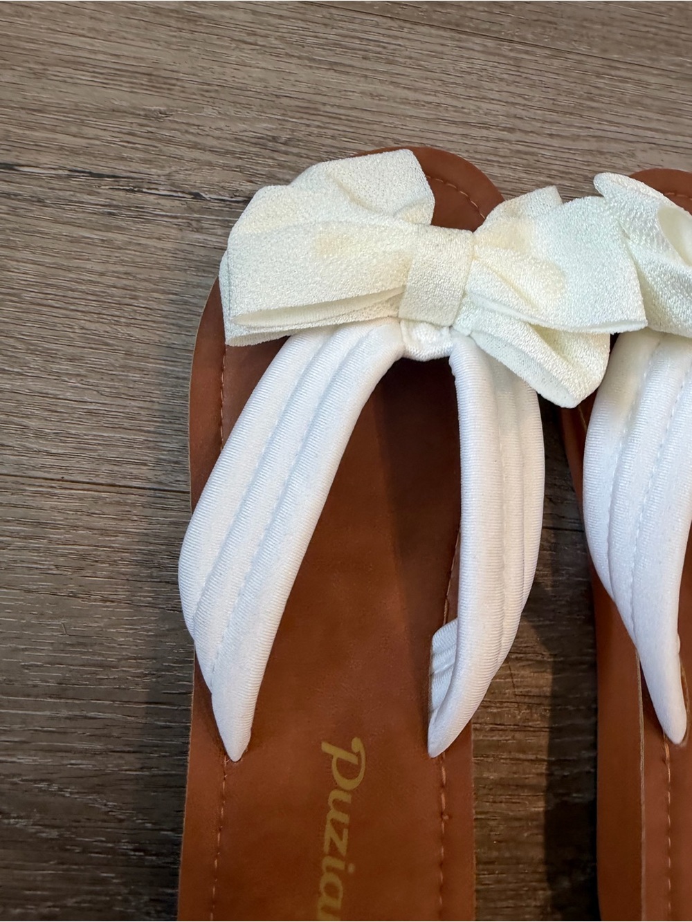 Women’s White Bow Toe-Post Sandals - Picture 2 of 5
